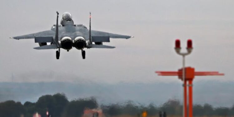 মার্কিন বিমানের জন্য আকাশসীমা বন্ধ করল স্পেন