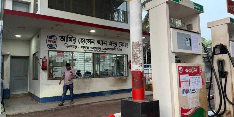 জ্বালানি তেলের কৃত্রিম সংকট তৈরিতে সিন্ডিকেট সক্রিয়, গোয়েন্দা প্রতিবেদনে উদ্বেগ