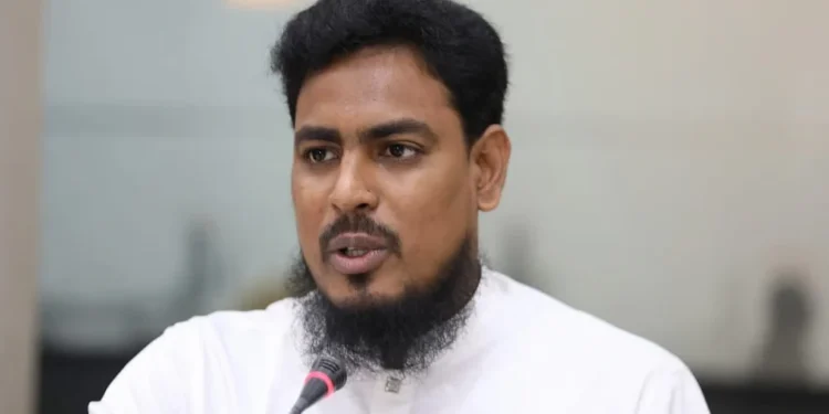 হ্যাঁ’ ভোট দেওয়ার কথা বলে গণভোটের রায় কেন মানতে চান না, প্রশ্ন আখতারের