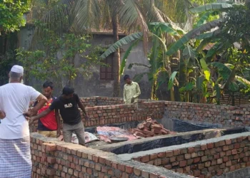 ইসলামী আন্দোলন নেতার প্রভাব খাটিয়ে প্ল্যানবিহীন বাড়ি নির্মাণ