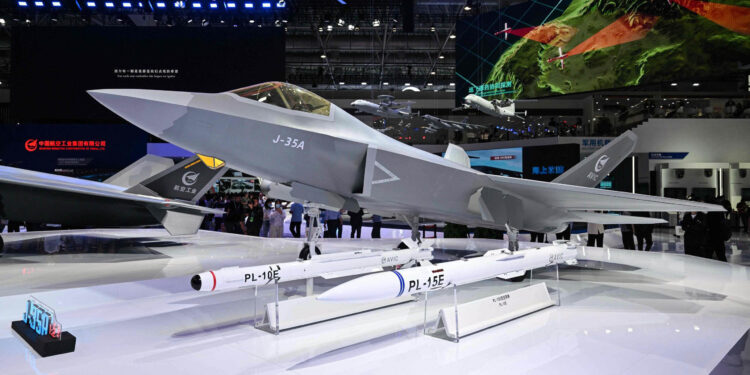 ভারতের উদ্বেগের মুখে পাকিস্তানকে দ্রুত জে-৩৫ স্টিলথ জেট দিচ্ছে চীন