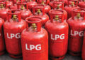 এক ধাক্কায় ৩৮৭ টাকা বেড়ে গেল ১২ কেজি এলপিজির দাম
