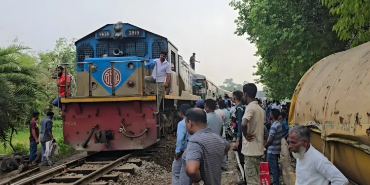 ১৯ ঘণ্টা পর সিলেটের সঙ্গে সারাদেশের ট্রেন চলাচল স্বাভাবিক