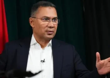 প্রধানমন্ত্রীর হয়ে কথা বলেন স্বরাষ্ট্রমন্ত্রী, যোগ্যতার প্রশ্নে তারেক রহমান