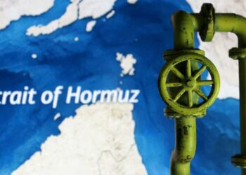 হরমুজ প্রণালি খোলার খবরে তেলের দাম কমলো ১৫ শতাংশের বেশি