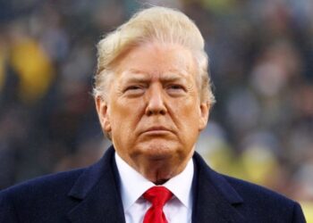 ট্রাম্পকে ক্ষমতাচ্যুত করার ডাক যুক্তরাষ্ট্রে