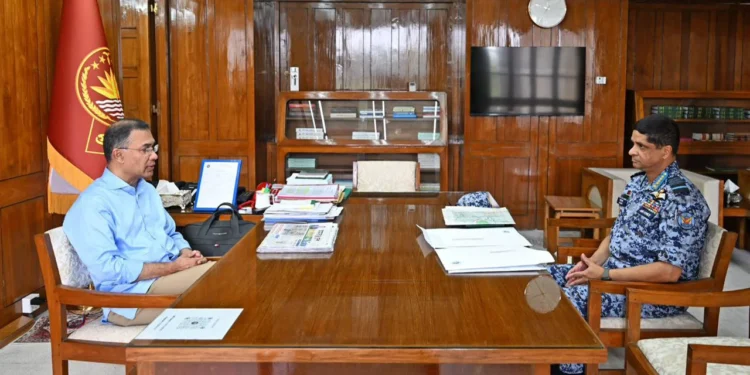 প্রধানমন্ত্রীর সঙ্গে বিমান বাহিনীর প্রধানের সাক্ষাৎ