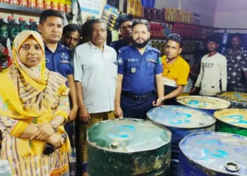 পেট্রলে সিঁদুর মিশিয়ে নকল অকটেন তৈরি, ২ হাজার লিটার জ্বালানি উদ্ধার