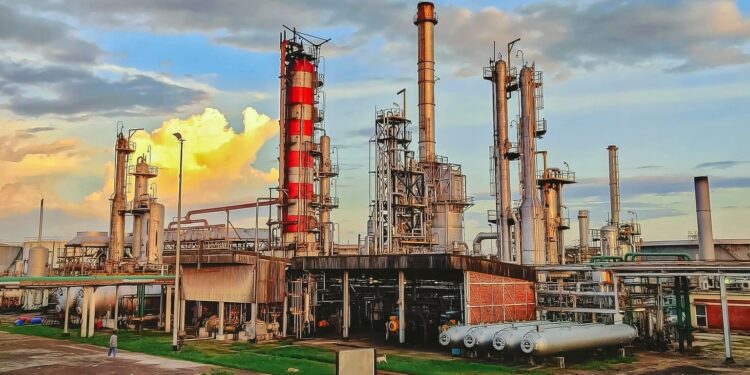 স্বাধীনতার ৫৫ বছর: পাকিস্তান আমলের শোধনাগারেই ভরসা করছে বাংলাদেশ