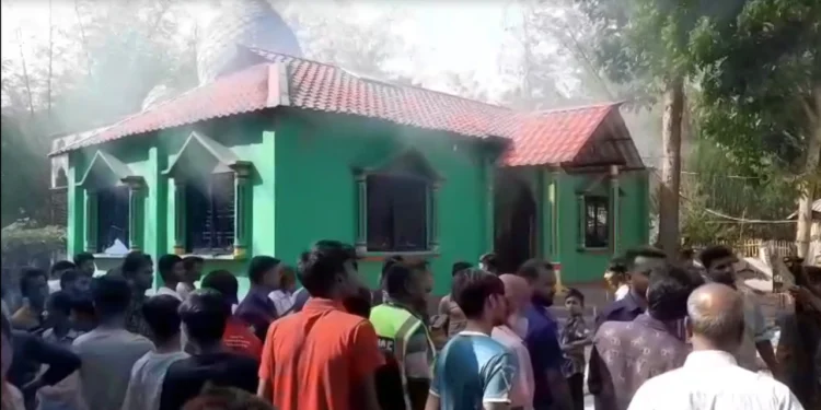 কুষ্টিয়ায় মাজারে ভাঙচুরের পর অগ্নিসংযোগ, পীর নিহত