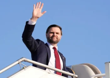 ইরানের সঙ্গে চুক্তি ছাড়াই পাকিস্তান ছাড়লেন ভ্যান্স