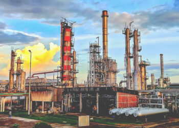 রুশ তেলের বিকল্প উৎস সিঙ্গাপুর-মালয়েশিয়া; তবুও কেন নজর গুজরাটে?