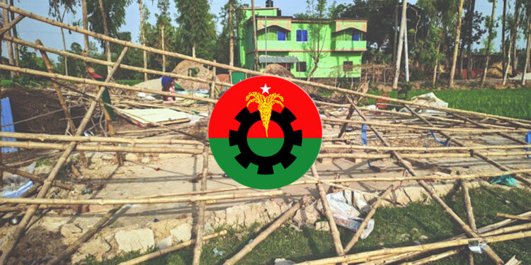 জয়পুরহাটে বিএনপি নেতার নেতৃত্বে বসতবাড়িতে হামলা ও লুটপাটের অভিযোগ