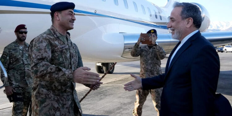 যুক্তরাষ্ট্র-ইরান সম্পর্কের বরফ গলাতে তেহরানে পাকিস্তানের সেনাপ্রধান আসিম মুনির