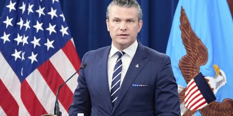 ইরান চুক্তিতে রাজি না হলে যুদ্ধ শুরু করতে প্রস্তুত যুক্তরাষ্ট্র: হেগসেথ