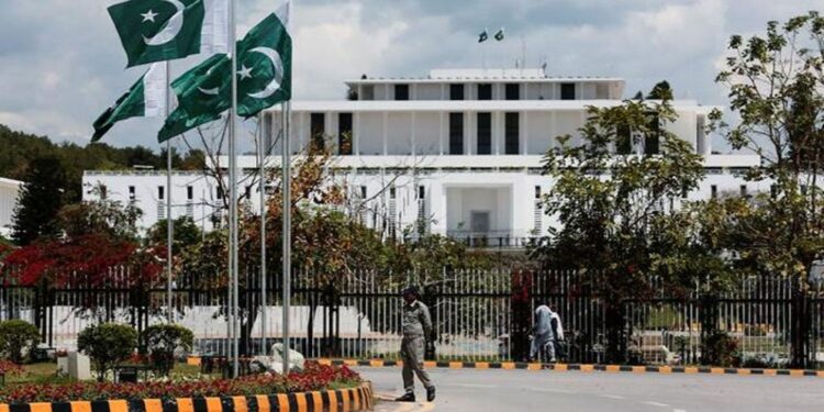 বিপজ্জনক বিশ্বে কৌশলগত পাকিস্তান