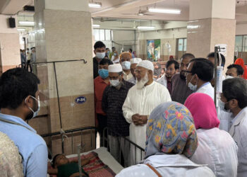 শিশু হাসপাতালে হাম আক্রান্ত রোগীদের দেখতে গেলেন ডা. শফিকুর রহমান