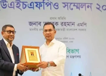 মন্ত্রী সাহেব প্রশংসা একটু কম, স্বাস্থ্যমন্ত্রীকে বললেন প্রধানমন্ত্রী