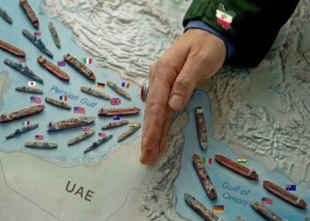 হরমুজ প্রণালির পূর্ণ নিয়ন্ত্রণ নিল ইরানি সামরিক বাহিনী