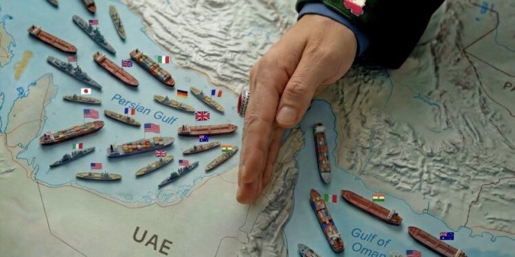 হরমুজ প্রণালির পূর্ণ নিয়ন্ত্রণ নিল ইরানি সামরিক বাহিনী