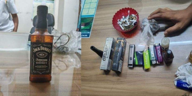 জাবির হলে মাদক সেবনরত অবস্থায় আটক ছাত্রী, গাঁজা-মদসহ বিভিন্ন সরঞ্জাম জব্দ