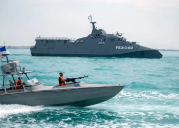 সংঘাতে নতুন মোড়, মার্কিন সামরিক জাহাজে হামলা চালাল ইরান