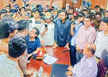 ছাত্রদলের ‘আদু ভাইদের’ সিট দিয়ে তোপে প্রশাসন