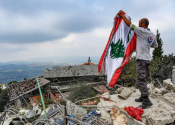 ইসরাইলের ‘লাল মানচিত্র’ সতর্কতা: মুহূর্তেই ওলটপালট মানুষের জীবন