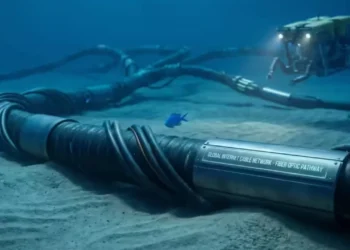 হরমুজে সমুদ্রের তলদেশের ইন্টারনেট ক্যাবল নিয়ে যে হুঁশিয়ারি দিল ইরান