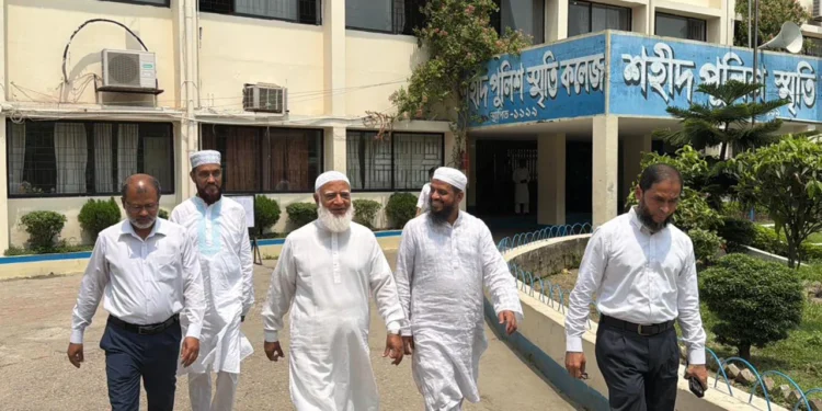 মিরপুরে এসএসসি পরীক্ষাকেন্দ্র পরিদর্শনে বিরোধীদলীয় নেতা