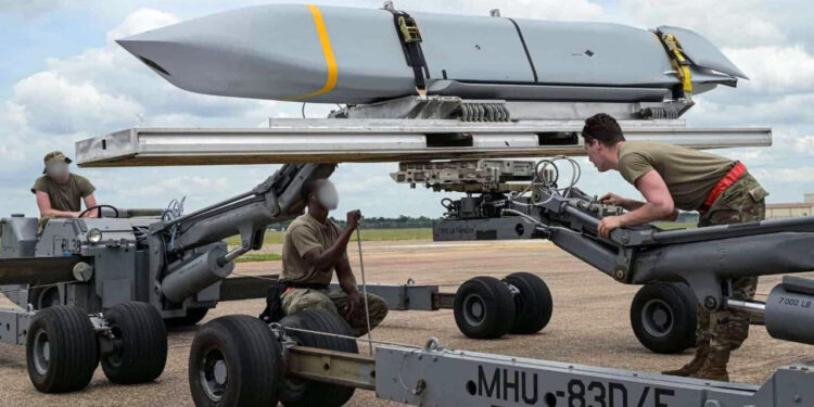 ইরান অভিযানে ফুরিয়ে গেছে স্টক: নতুন স্টেলথ ক্ষেপণাস্ত্র কিনছে যুক্তরাষ্ট্র