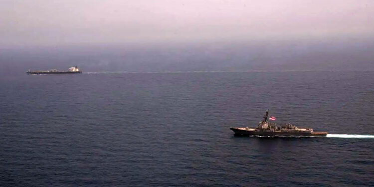 মার্কিন নৌ-অবরোধ তোয়াক্কা না করে ৪৬ লাখ ব্যারেল তেল বাইরে পাঠালো ইরান: ডন