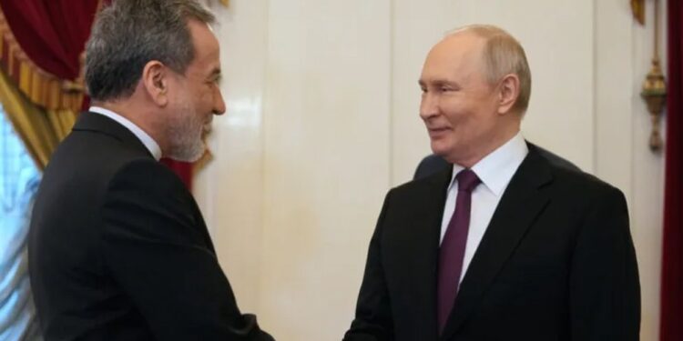 মস্কো সফরে আব্বাস আরাঘচি: দুই দেশের সম্পর্ক আরও শক্তিশালী করার অঙ্গীকার