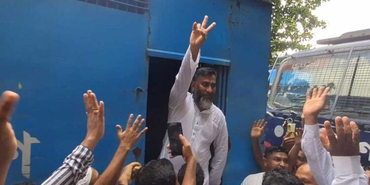 যার ডাকে এতদিন আন্দোলন করেছি সেদিন তিনিই আমাকে তাড়িয়ে দিলেন: ইসহাক সরকার