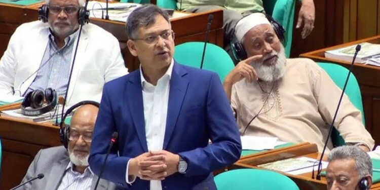 আন্তর্জাতিক বিমানবন্দরে নিরাপত্তা জোরদার করেছে সরকার: স্বরাষ্ট্রমন্ত্রী