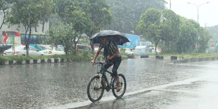 ভোর থেকে রাজধানীতে মুষলধারে বৃষ্টি, থাকতে পারে সপ্তাহজুড়ে