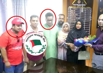 ইউএনওকে ফুল দিলো চার্জশিটভুক্ত আসামি ও আ.লীগ নেতারা, এলাকায় ক্ষোভ