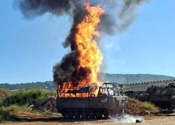 ইসরায়েলি সৈন্যবাহী ট্রাকে হিজবুল্লাহর ড্রোনের সরাসরি আঘাত; ১২ সেনা আহত