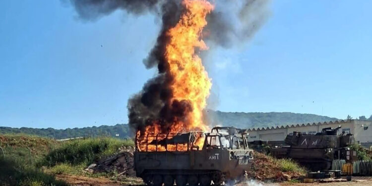 ইসরায়েলি সৈন্যবাহী ট্রাকে হিজবুল্লাহর ড্রোনের সরাসরি আঘাত; ১২ সেনা আহত