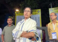 পশ্চিমবঙ্গে ভোটযন্ত্রে কারচুপির অভিযোগ মমতা ব্যানার্জীর, তৃণমূল ও বিজেপির পাল্টাপাল্টি বিক্ষোভ