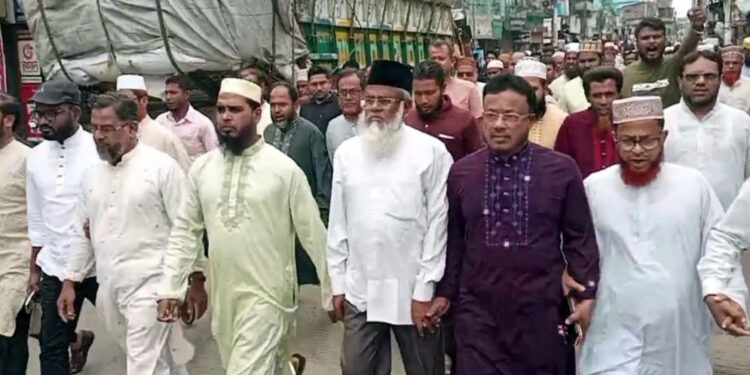 মণিরামপুরে জামায়াত কার্যালয়ে বিএনপি নেতাকর্মীদের হামলা ও ভাঙচুর; আহত ২০
