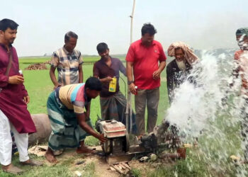 ডিজেলের বিকল্প জ্বালানি তৈরি করে সাড়া ফেলেছেন উদ্ভাবক মনিরুল