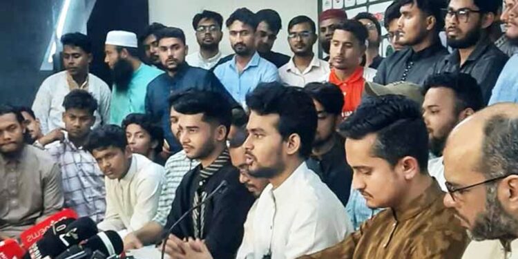 তারেক রহমান এরশাদের মতো রাষ্ট্র পরিচালনা করতে চাচ্ছেন: আসিফ মাহমুদ