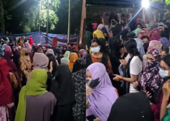 মধ্যরাতে তিতুমীর কলেজে ছাত্রীদের বিক্ষোভ, ছাত্ররাজনীতি বন্ধের দাবিতে উত্তাল