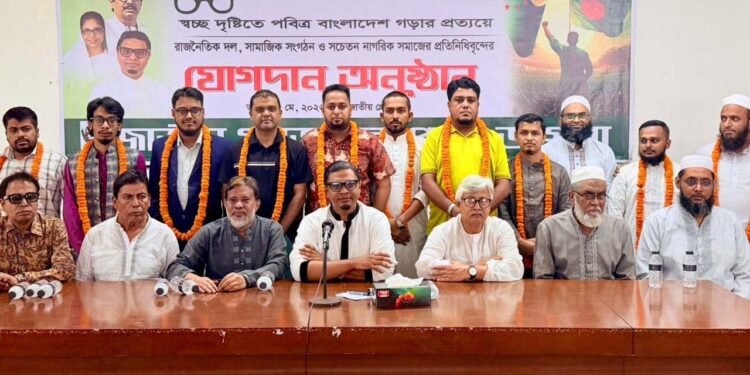 ভারত সরকারকে সাহায্য করতে চাই, ফ্যাসিস্ট হাসিনাকে ফেরত পাঠান: রাশেদ প্রধান