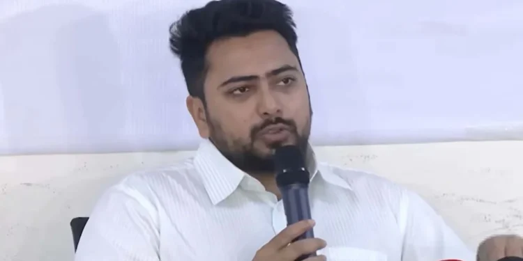 জুলাই সনদ ও সাংবিধানিক সংস্কার ইস্যুতে সরকার টালবাহানা করছে: নাহিদ ইসলাম