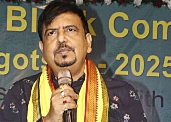 পশ্চিমবঙ্গের সাবেক মন্ত্রী ও তৃণমূল নেতা সুজিত বসু গ্রেপ্তার