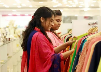 দোকানপাট-শপিংমল খোলা রাখার নতুন সময় নির্ধারণ