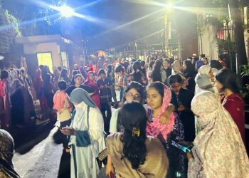 মধ্যরাতে ঢাবির কুয়েত মৈত্রী হলে শিক্ষার্থীদের বিক্ষোভ