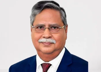 লন্ডনে চিকিৎসার জন্য গিয়ে শপিংয়ে ব্যস্ত ‘অসুস্থ’ রাষ্ট্রপতি